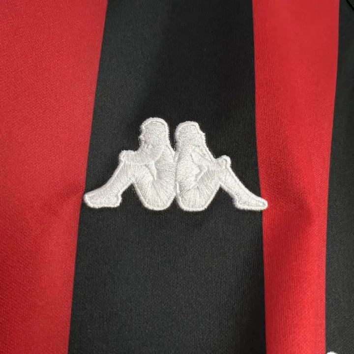 White Kappa Omini chest logo on the AC Milan 1988/89 home retro jersey - ITASPORT
